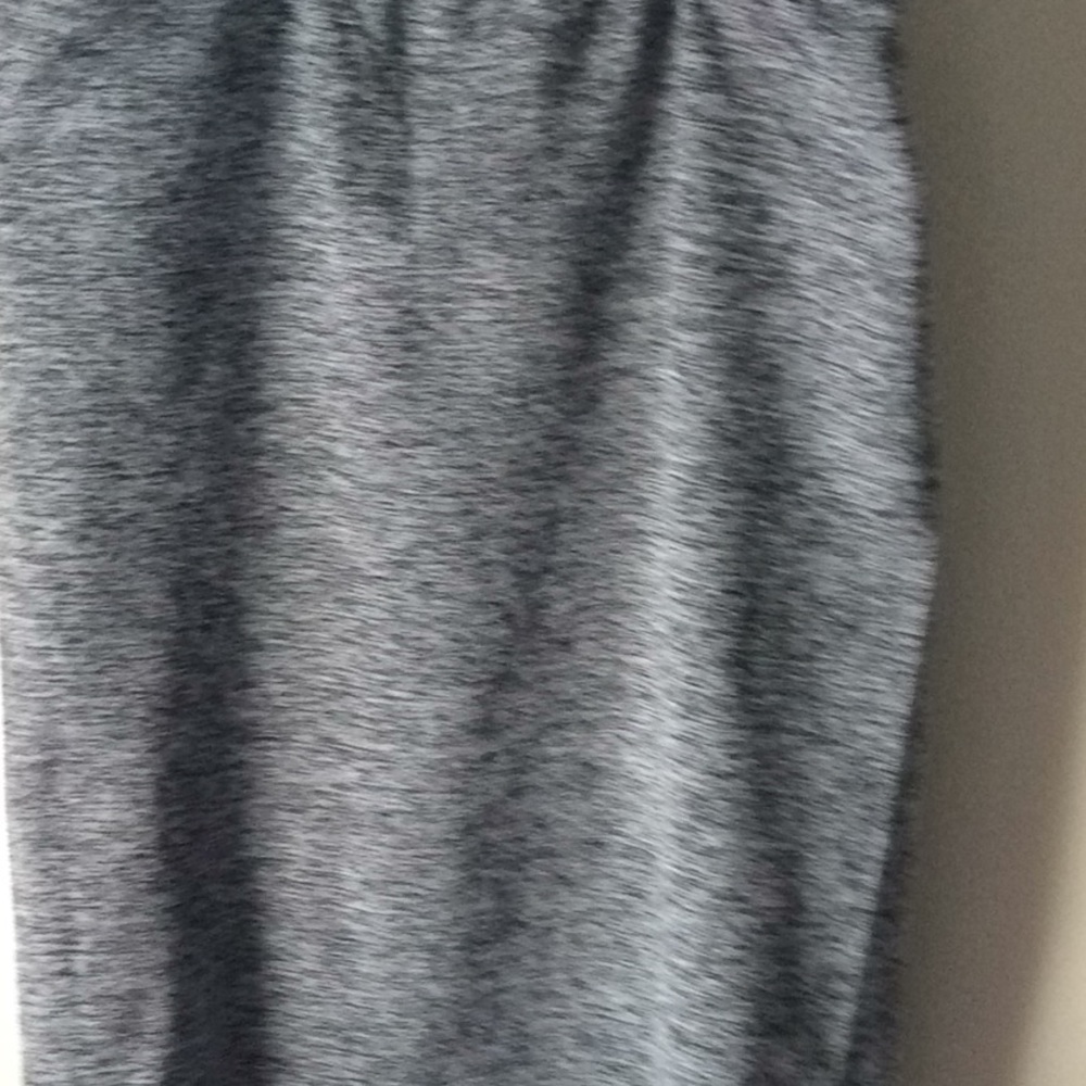 Tank top. Really nice. - Picture 5 of 7
